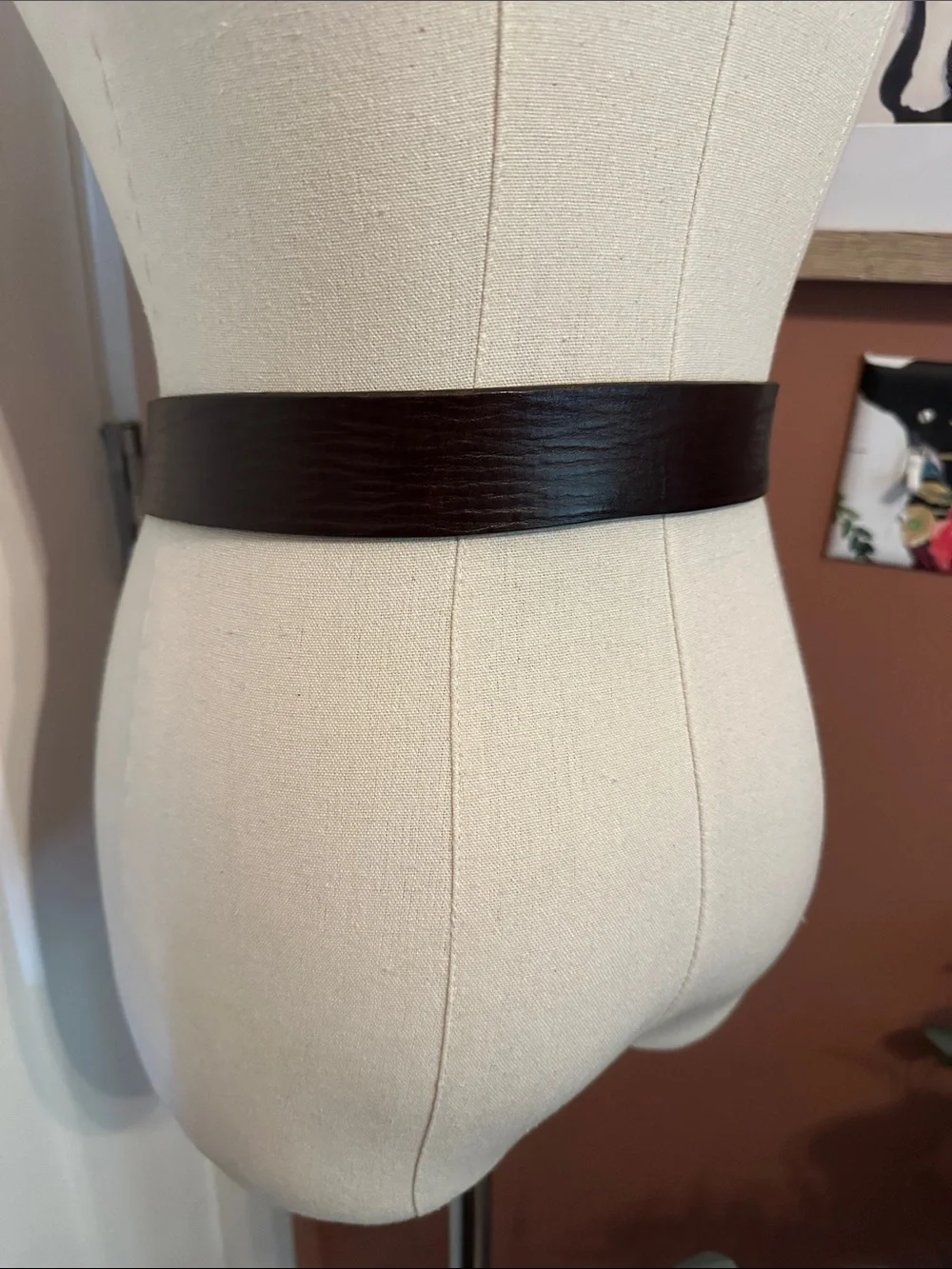 J. Crew women’s Brown Leather solid Brass Round Buckle 28/29 belt